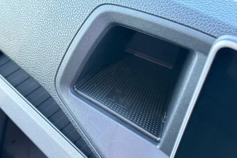 DF75ZRD Volkswagen Crafter CR35 Panel van Commerce Plus MWB 163 PS 2.0 TDI 8sp Auto RWD - Nav/Low Roof Thumbnail #41