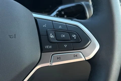 DF75ZRD Volkswagen Crafter CR35 Panel van Commerce Plus MWB 163 PS 2.0 TDI 8sp Auto RWD - Nav/Low Roof Thumbnail #45