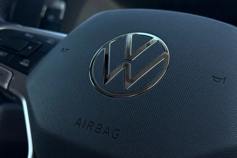 DF75ZRD Volkswagen Crafter CR35 Panel van Commerce Plus MWB 163 PS 2.0 TDI 8sp Auto RWD - Nav/Low Roof Thumbnail #47