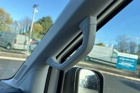 DF75ZRD Volkswagen Crafter CR35 Panel van Commerce Plus MWB 163 PS 2.0 TDI 8sp Auto RWD - Nav/Low Roof Thumbnail #50