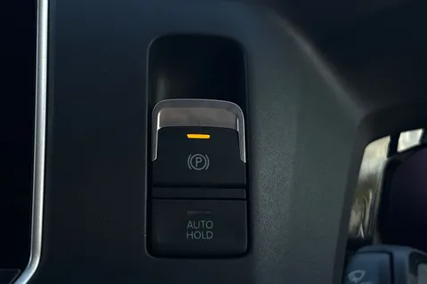 DF75ZRD Volkswagen Crafter CR35 Panel van Commerce Plus MWB 163 PS 2.0 TDI 8sp Auto RWD - Nav/Low Roof Thumbnail #51