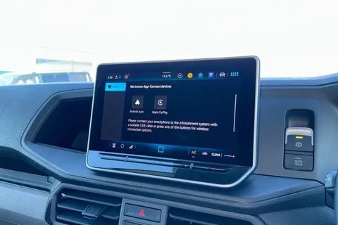 DF75ZRD Volkswagen Crafter CR35 Panel van Commerce Plus MWB 163 PS 2.0 TDI 8sp Auto RWD - Nav/Low Roof Thumbnail #56