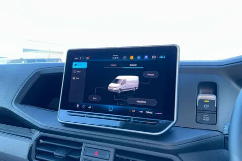 DF75ZRD Volkswagen Crafter CR35 Panel van Commerce Plus MWB 163 PS 2.0 TDI 8sp Auto RWD - Nav/Low Roof Thumbnail #58