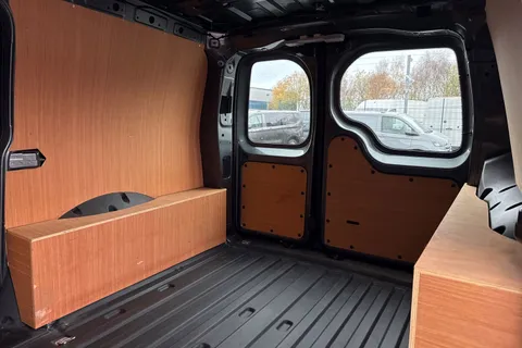 PJ25OEW Volkswagen Caddy Maxi 1.5 TSI 116PS Commerce Pro Van DSG [Tech Pack] Thumbnail #18