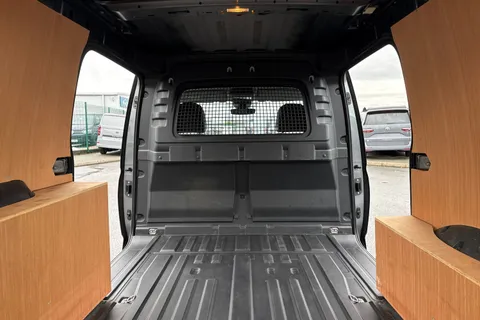 PJ25OEW Volkswagen Caddy Maxi 1.5 TSI 116PS Commerce Pro Van DSG [Tech Pack] Thumbnail #31