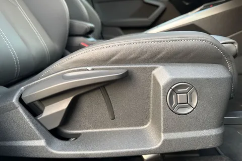 KM75RBX Audi A3 S line 40 TFSI e  204 PS S tronic Thumbnail #44