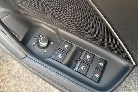 KM75RBX Audi A3 S line 40 TFSI e  204 PS S tronic Thumbnail #48