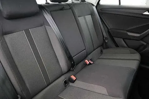 GJ72ULK Volkswagen T-Roc 1.0 TSI Life 5dr Thumbnail #9