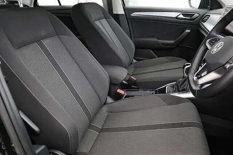 GJ72ULK Volkswagen T-Roc 1.0 TSI Life 5dr Thumbnail #10