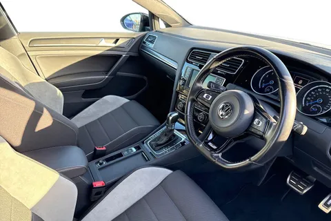 DG17AHX Volkswagen Golf 2.0 TSI R 5dr DSG Thumbnail #7