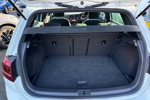 DG17AHX Volkswagen Golf 2.0 TSI R 5dr DSG Thumbnail #9