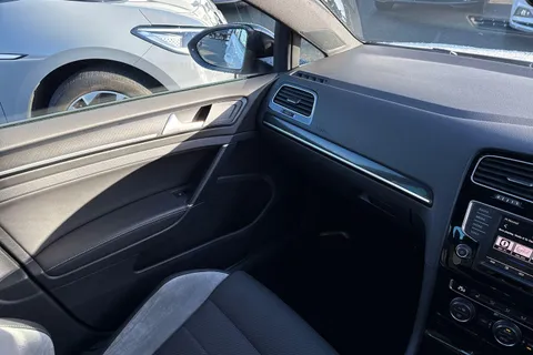 DG17AHX Volkswagen Golf 2.0 TSI R 5dr DSG Thumbnail #14