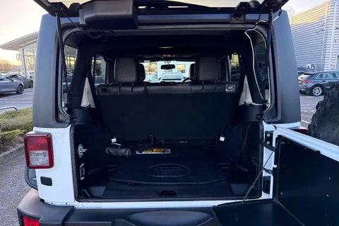 G21KJP Jeep Wrangler 2.8 CRD Overland 4dr Auto Thumbnail #9