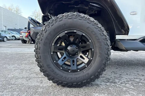 G21KJP Jeep Wrangler 2.8 CRD Overland 4dr Auto Thumbnail #23