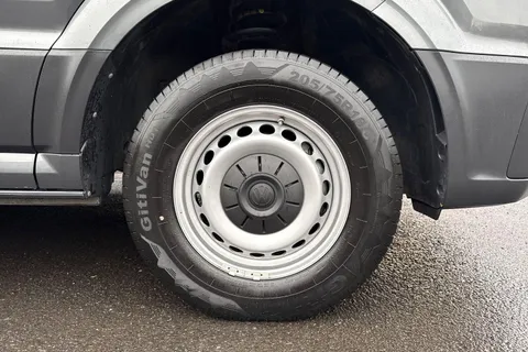 PK74EBJ Volkswagen Crafter 2.0 TDI 140PS Commerce Plus High Roof Van Auto Thumbnail #6