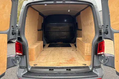 RA70BWD Volkswagen Transporter 2.0 TDI 150 Highline Van Thumbnail #9
