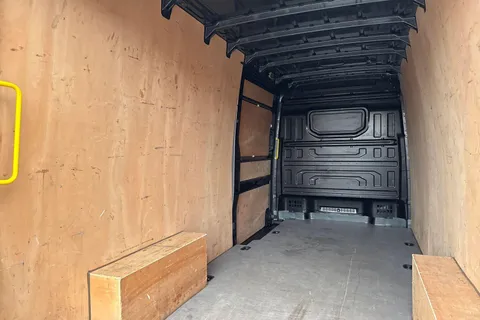 PK74EBJ Volkswagen Crafter 2.0 TDI 140PS Commerce Plus High Roof Van Auto Thumbnail #27