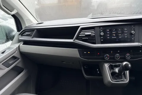 RA70BWD Volkswagen Transporter 2.0 TDI 150 Highline Van Thumbnail #14