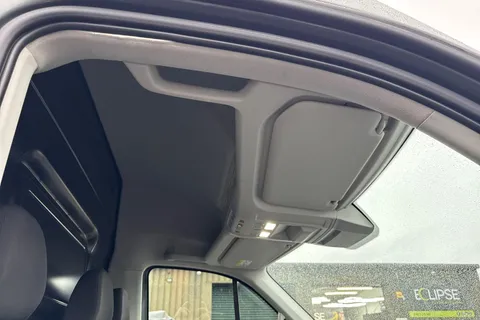 PK74EBJ Volkswagen Crafter 2.0 TDI 140PS Commerce Plus High Roof Van Auto Thumbnail #31