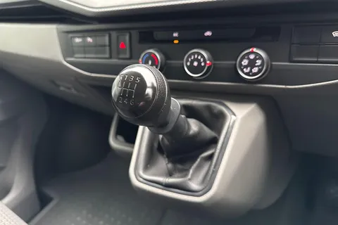 RA70BWD Volkswagen Transporter 2.0 TDI 150 Highline Van Thumbnail #19