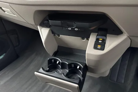 PN75MYP Volkswagen California 2.0 TDI Coast 5dr DSG Thumbnail #28