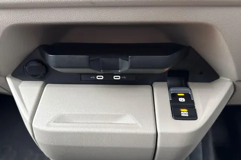 PN75MYP Volkswagen California 2.0 TDI Coast 5dr DSG Thumbnail #29