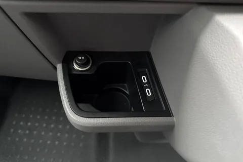 RA70BWD Volkswagen Transporter 2.0 TDI 150 Highline Van Thumbnail #28