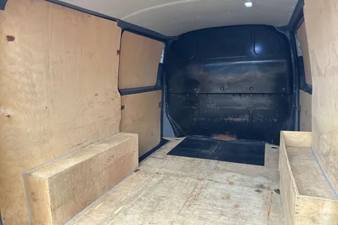 RA70BWD Volkswagen Transporter 2.0 TDI 150 Highline Van Thumbnail #39