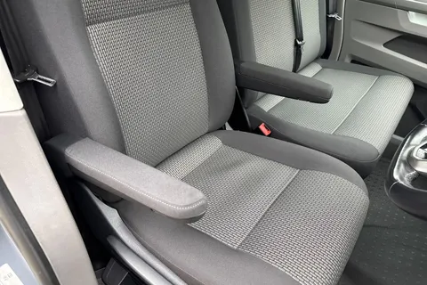 RA70BWD Volkswagen Transporter 2.0 TDI 150 Highline Van Thumbnail #40