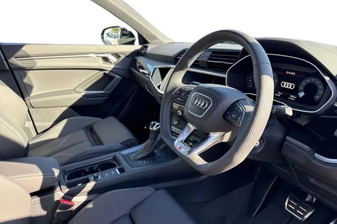 PX75KKC Audi Q3 35 TDI Black Edition 5dr S Tronic [20" Alloy] Thumbnail #8