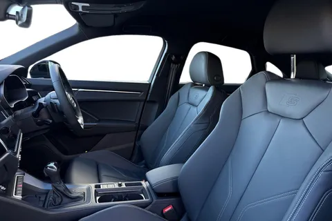 PX75KKC Audi Q3 35 TDI Black Edition 5dr S Tronic [20" Alloy] Thumbnail #11