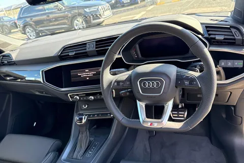 PX75KKC Audi Q3 35 TDI Black Edition 5dr S Tronic [20" Alloy] Thumbnail #13