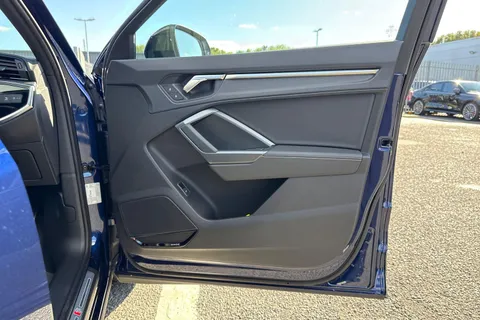 PX75KKC Audi Q3 35 TDI Black Edition 5dr S Tronic [20" Alloy] Thumbnail #47