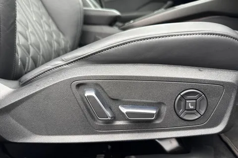 KY74FLE Audi S5 Avant Launch Edition TFSI  367 PS S tronic Thumbnail #40