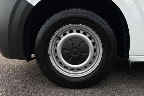 DF75FWY Volkswagen Transporter 2.0 TDI 110 Commerce Van Thumbnail #23