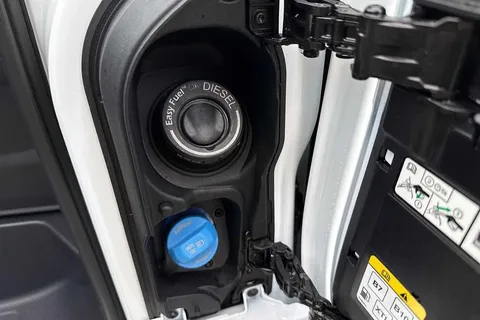 DF75FWY Volkswagen Transporter 2.0 TDI 110 Commerce Van Thumbnail #24