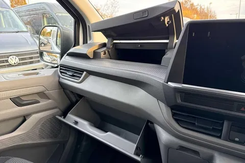 DF75FWY Volkswagen Transporter 2.0 TDI 110 Commerce Van Thumbnail #32