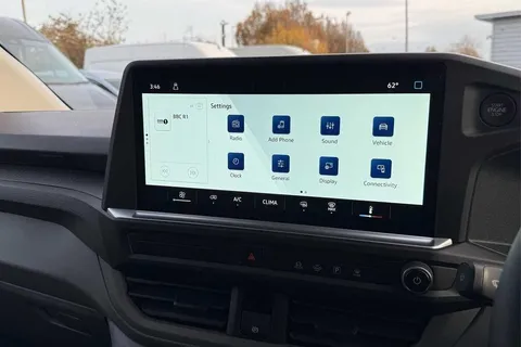 DF75FWY Volkswagen Transporter 2.0 TDI 110 Commerce Van Thumbnail #43