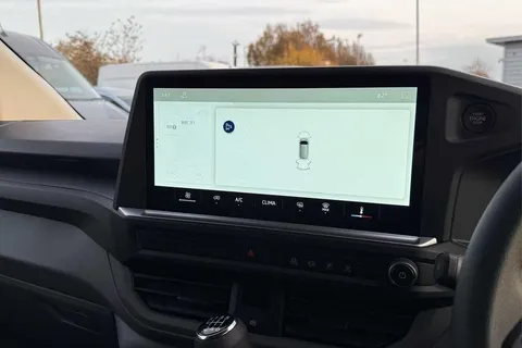 DF75FWY Volkswagen Transporter 2.0 TDI 110 Commerce Van Thumbnail #48