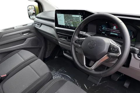 BA25LKM Volkswagen Transporter 2.0 TDI T32 Commerce Pro FWD SWB Euro 6 (s/s) 5dr Thumbnail #7