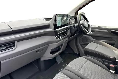 BA25LKM Volkswagen Transporter 2.0 TDI T32 Commerce Pro FWD SWB Euro 6 (s/s) 5dr Thumbnail #8