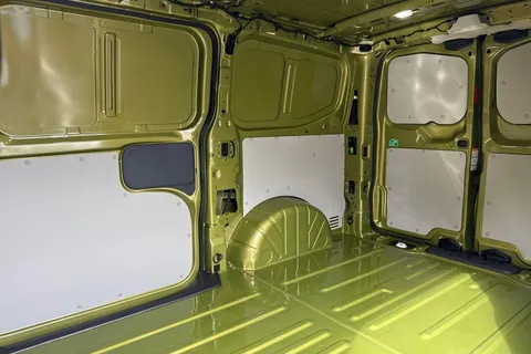 BA25LKM Volkswagen Transporter 2.0 TDI T32 Commerce Pro FWD SWB Euro 6 (s/s) 5dr Thumbnail #28