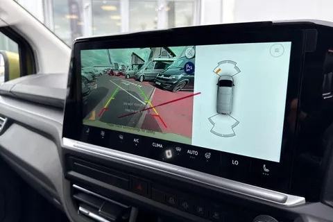 BA25LKM Volkswagen Transporter 2.0 TDI T32 Commerce Pro FWD SWB Euro 6 (s/s) 5dr Thumbnail #37