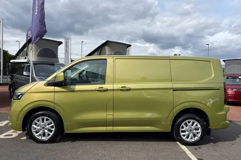 BA25LKM Volkswagen Transporter 2.0 TDI T32 Commerce Pro FWD SWB Euro 6 (s/s) 5dr Thumbnail #45