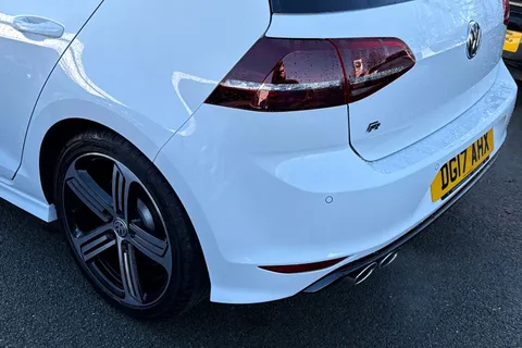 DG17AHX Volkswagen Golf Golf R 2.0 TSI 300 PS 6-speed DSG | Heated Seats | Parking Sensors Thumbnail #8