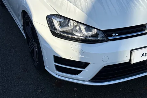 DG17AHX Volkswagen Golf Golf R 2.0 TSI 300 PS 6-speed DSG | Heated Seats | Parking Sensors Thumbnail #9