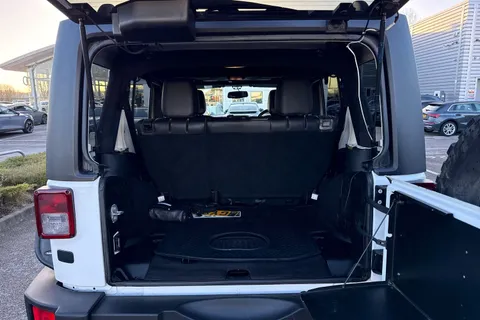 G21KJP Jeep Wrangler 2.8 CRD Overland Auto 4WD Euro 6 4dr Thumbnail #7