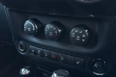 G21KJP Jeep Wrangler 2.8 CRD Overland Auto 4WD Euro 6 4dr Thumbnail #22