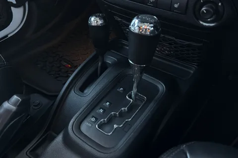 G21KJP Jeep Wrangler 2.8 CRD Overland Auto 4WD Euro 6 4dr Thumbnail #23