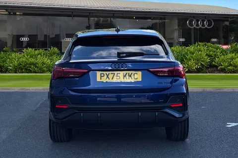 PX75KKC Audi Q3 Black Edition 35 TDI  150 PS S tronic Thumbnail #5